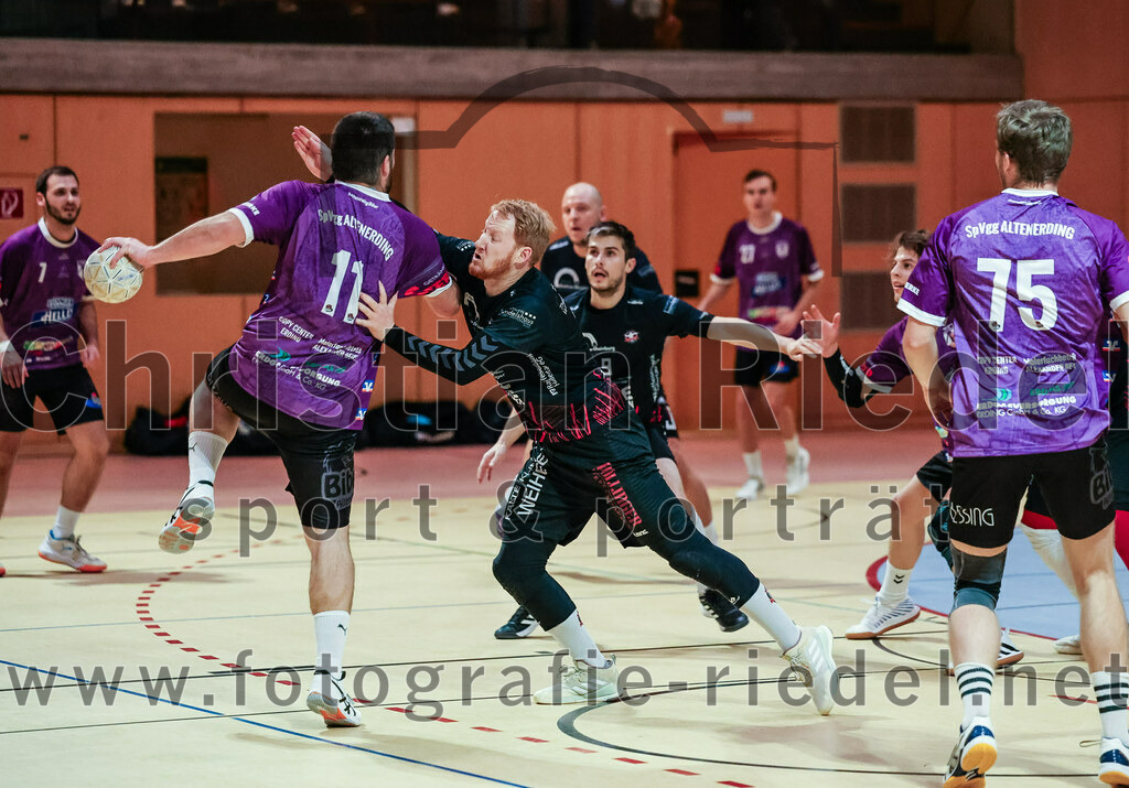 2023-11-26_034_SpVgg_Altenerding_gegen_TSV_1861_Mainburg | Erding, Deutschland, 26.11.2023:
Handball, Bezirksoberliga Männer 2023 / 2024, 9. Spieltag, SpVgg Altenerding gegen TSV 1861 Mainburg, Endergebnis: 34:20

Christian Loris (SpVgg Altenerding, #11), Ferdinand Menzel (SpVgg Altenerding, #75)

Foto: Christian Riedel / fotografie-riedel.net