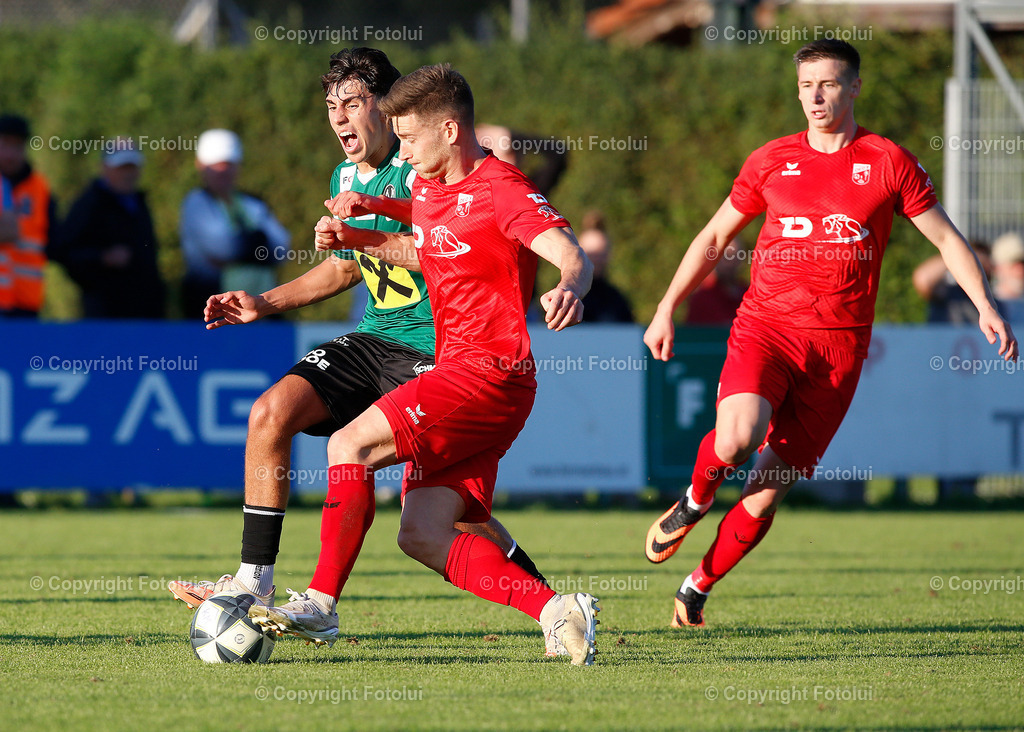 A_LUI_250925_0000035 | SPORT,FUSSBALL REGINALLIGA MITTE ASKOE OEDT-JUNGE WIKINGER 27.09.25 IM BILD: ARNE AMMERER ,SALKO MUJANOVIC (OEDT) UND JONAS ABLINGER (JUNGE WIKINGER FOTO:FOTOLUI