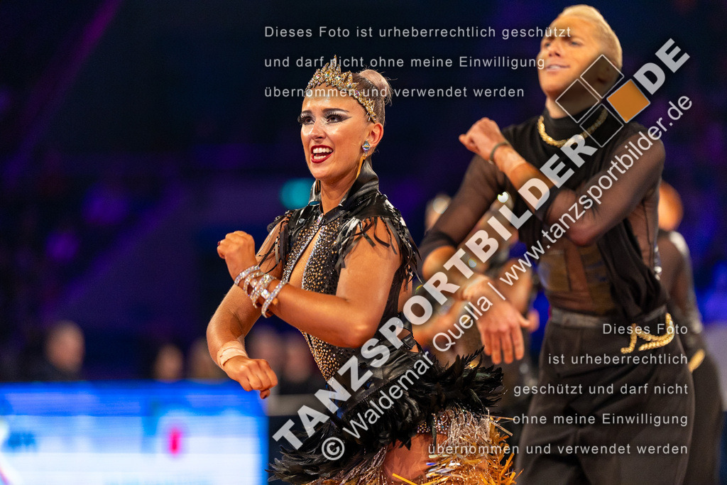 20231111-02567 | Hier finden Sie Tanz Bilder vom Latein und Standard Formationen tanzen. Sportbilder vom Tanzsport. Schöne Fotos und von Weltmeisterschaft, Europameisterschaft, Bundesliga, Regionalliga, Oberliga und Landesliga sowie von GOC Stuttgart, DanceComp, WM Bremen