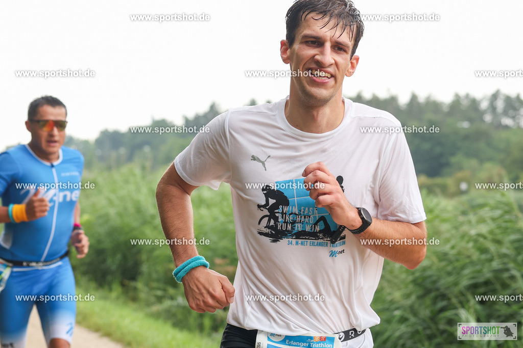 LUR_1814 | 34. M-net Erlanger Triathlon 2025 #erlangertriathlon  #mnettriathlon2025 #mnettriathlon #team #olympischedistanz #mitteldistanz #triathlon #maindonaukanal  #erlangertriathlon2025 #yourpictrs #tv1848 #tv1848erlangen  #triathlonbayern #sportinerlangen #demsportverbunden #sportshot_your_pictrs Copyright: www.sportshot.de