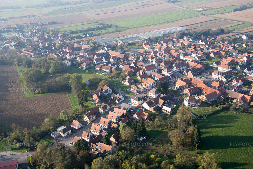 Aerial view: View of the town in Niederrœdern in the state Bas-Rhin, France.Photo: IMG_075678.jpg taken on 11/01/2014 by Werner Riehm/FLY-FOTO.comResolution of the original: 5472 x 3648 px