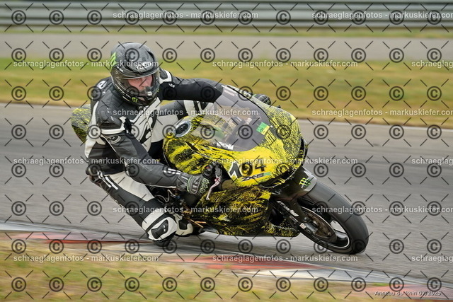 25bt05-0495 | markuskiefer.com - Realisiert mit Pictrs.com