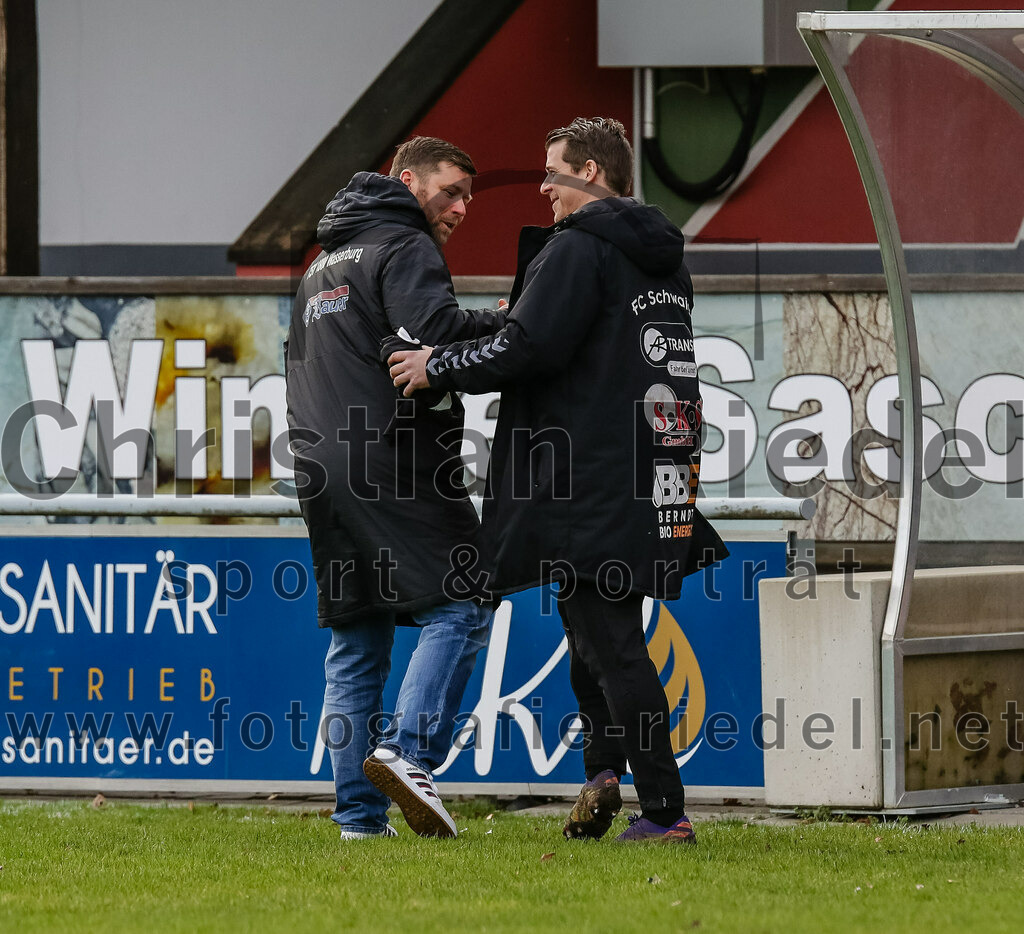 2024-02-24_007_FC_Schwaig_gegen_TSV_1880_Wasserburg | Oberding, Deutschland, 24.02.2024:
Fußball, 2. Runde Qualifikation TOTO-Pokal 2023 / 2024, 1. Spieltag, FC Schwaig gegen TSV 1880 Wasserburg, Endergebnis: 2:3

Trainer Florian Heller (TSV 1880 Wasserburg), Trainer Benjamin Held (FC Schwaig)

Foto: Christian Riedel / fotografie-riedel.net