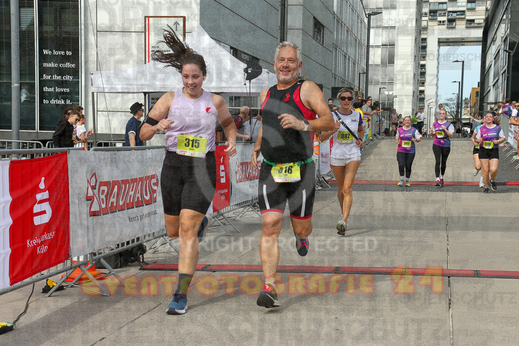 250920_1335_EX1_5631 | Sportfotografie im Rhein-Sieg Kreis, Köln, Bonn, NRW, Rheinland Pfalz, Hessen, etc. Unser Tätigkeitsfeld umfasst den Laufsport vom Volkslauf über den Marathon, Duathlon, Triathon bis zum Ultralauf wie Kölnpfad Ultra oder Schindertrail.