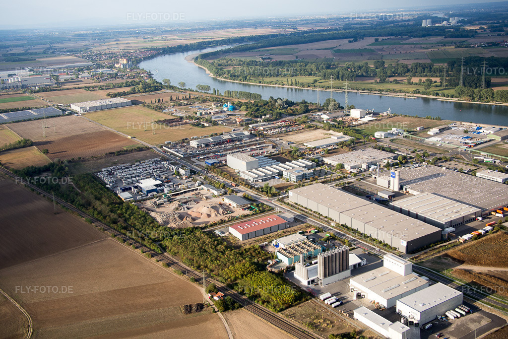 Luftbild: Worms, Industriegebiet Nord am Rhein in Worms im Bundesland Rheinland-Pfalz in Deutschland. Foto: IMG_084383.jpg vom 02.09.2015 durch Werner Riehm/FLY-FOTO.de