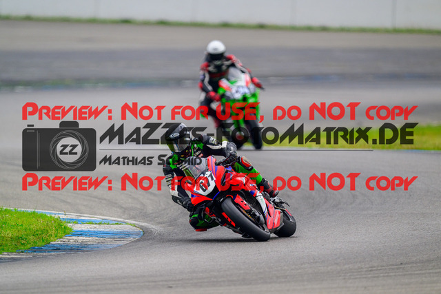 MaZZes_FotoMatrix_240521_6007705_2994 | WEISS