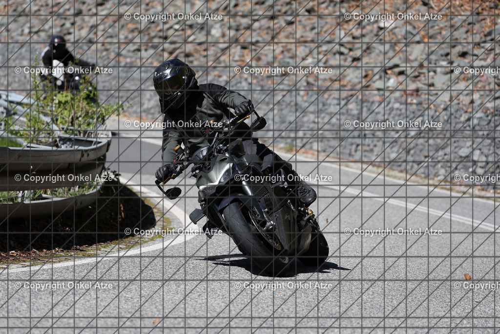 IMG_7953 | Fotograf am Kyffhäuser. Onkel Atze. Kyffhäuser Rennstrecke. Café36. Motorsportfotografie. - Realisiert mit Pictrs.com