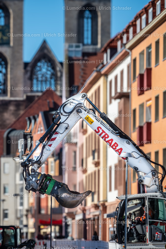 10049-13798 - Breiter Weg - Halberstadt | Stockfoto und Bilderpool mit Bildmaterial aus Deutschland, dem Harz, Halberstadt, Quedlinburg, Wernigerode und weltweit. Qualitativ hochwertige und professionelle Fotos anschauen und kaufen. - Realisiert mit Pictrs.com