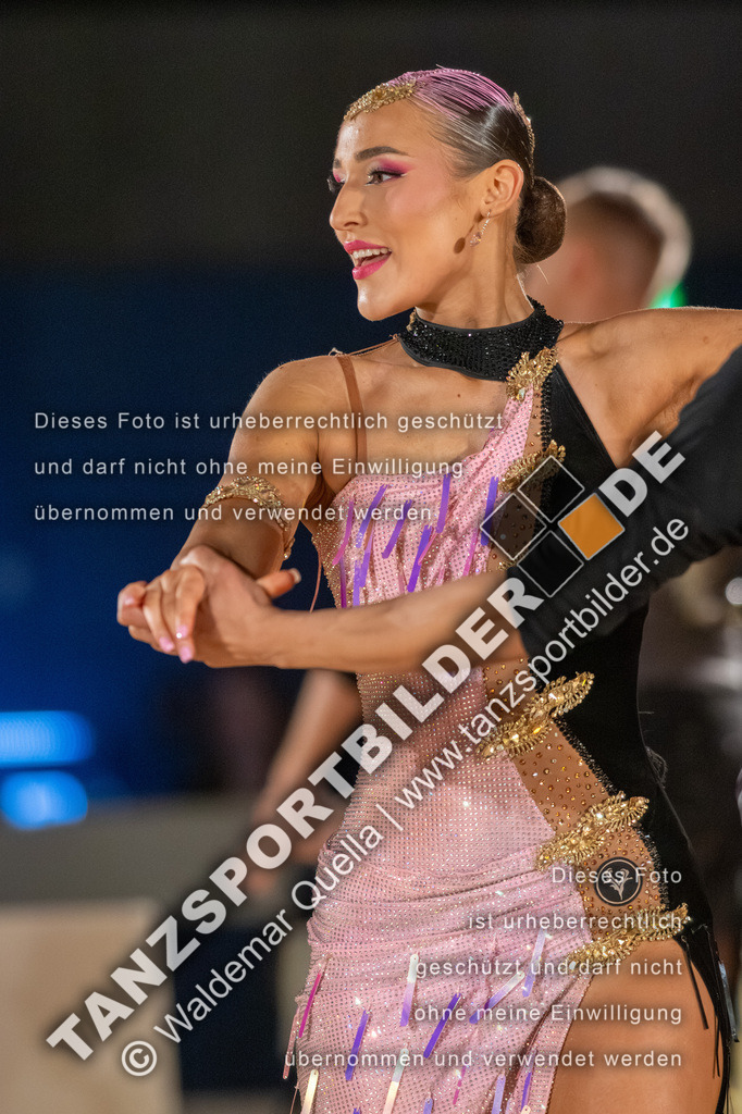 20260321-12905 | Hier finden Sie Tanz Bilder vom Latein und Standard Formationen tanzen. Sportbilder vom Tanzsport. Schöne Fotos und von Weltmeisterschaft, Europameisterschaft, Bundesliga, Regionalliga, Oberliga und Landesliga sowie von GOC Stuttgart, DanceComp, WM Bremen