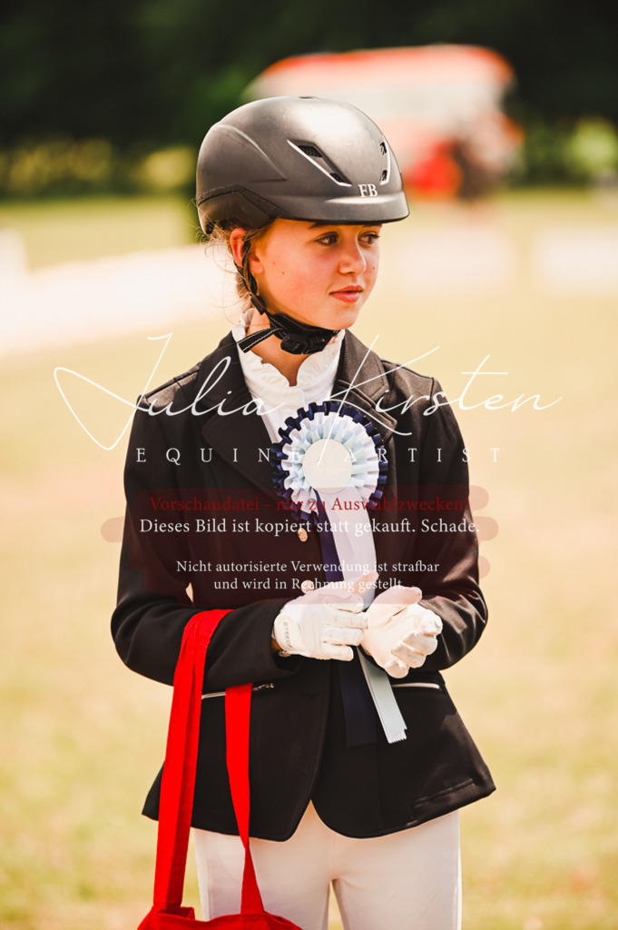 DSC_6407 | Pferde- und Turnierfotografie in Westsachsen. Pferdeportraits, Auftragszeichnungen und intuitive Kunst.