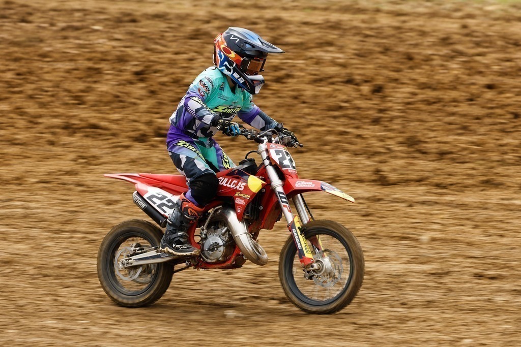 Motocross_Gerstetten_250802_3449 | Fotopresso – Sportfotografie in Heidenheim & Umgebung. Professionelle Sportfotografie für unvergessliche Momente. Dynamische Action-Shots, emotionale Szenen & hochwertige Bilder. - Realisiert mit Pictrs.com