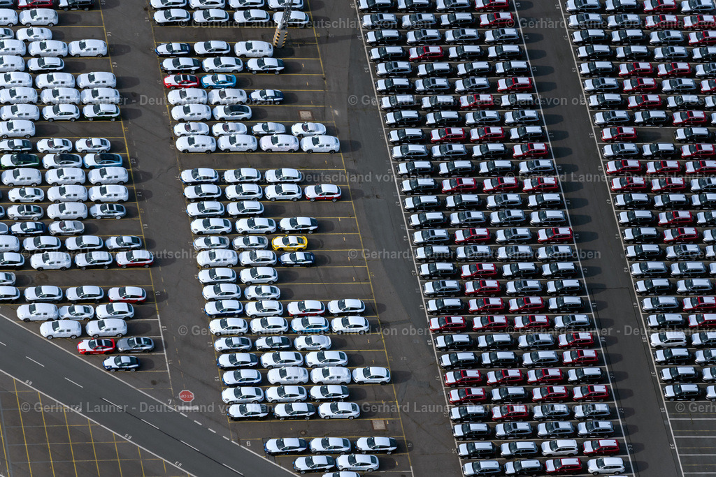 4030610 | BREMERHAVEN 01.06.2020 Containerterminal im Containerhafen des Überseehafen Am Nordhafen in Bremerhaven im Bundesland Bremen. // Container Terminal in the port of the international port Am Nordhafen in Bremerhaven in the state Bremen. Foto: Gerhard Launer