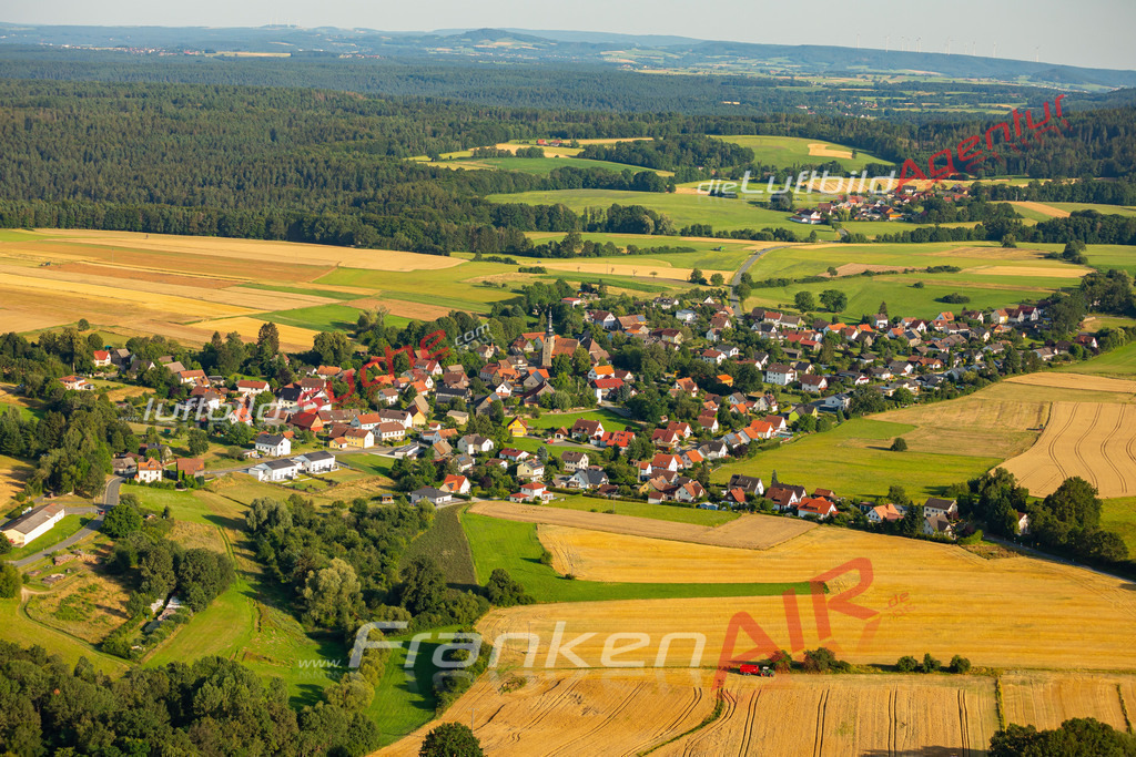 limmersdorf-thurnau-schoenes-bild-306-jahr-2024 | Das Luftbild zeigt : Limmersdorf Thurnau - Die Luftaufnahme wurde 2024 vom UL-Flugzeug aus erstellt ( keine Drohne ) - Hochauflösende Luftaufnahme - Für grossformatige Ausdrucke geeignet. Die Geschenkidee !Mit Lizenz und Bildrechte bestellbar