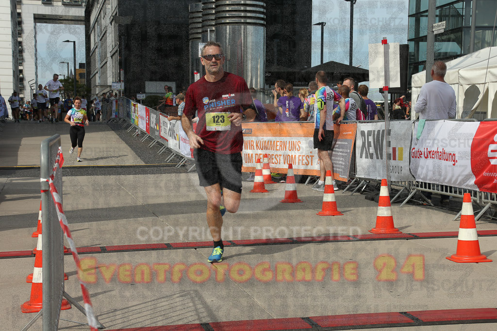 230916_1456_EX1_4633 | Sportfotografie im Rhein-Sieg Kreis, Köln, Bonn, NRW, Rheinland Pfalz, Hessen, etc. Unser Tätigkeitsfeld umfasst den Laufsport vom Volkslauf über den Marathon, Duathlon, Triathon bis zum Ultralauf wie Kölnpfad Ultra oder Schindertrail.