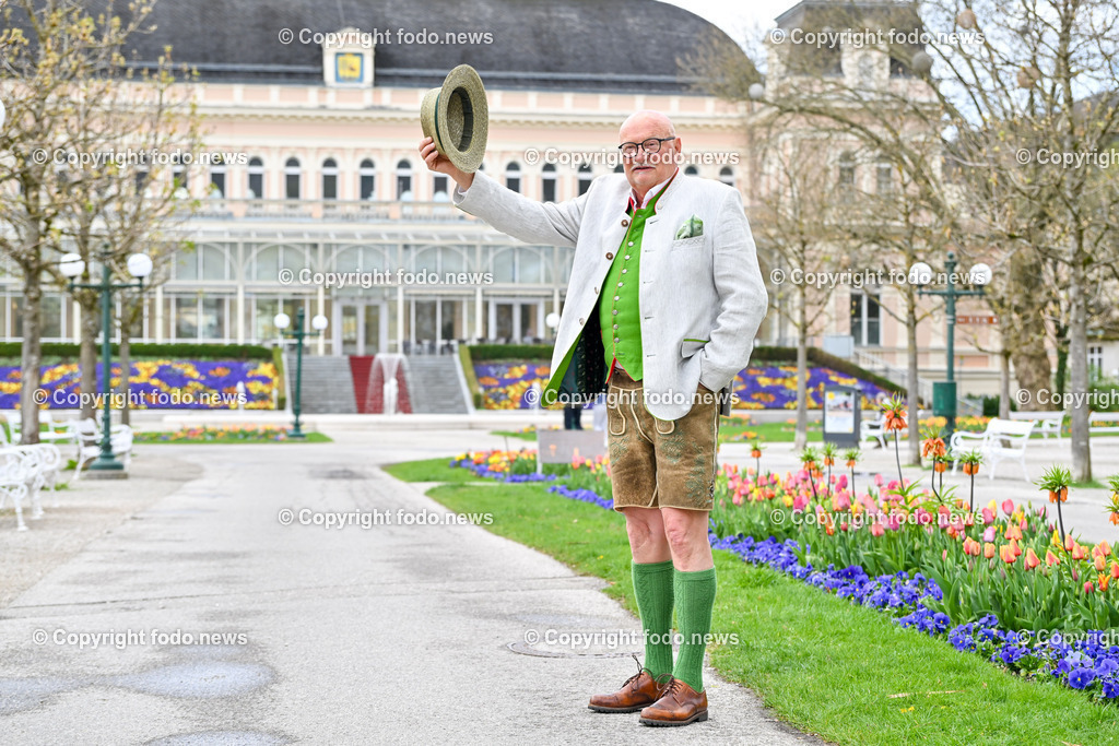 Hannes Hettegger_ 02.04.2024-8 | 02.04.2024, Bad Ischl, AUT, Hannes Hettegger, im Bild Hannes Hettegger vor dem Kongresshaus in Bad Ischl