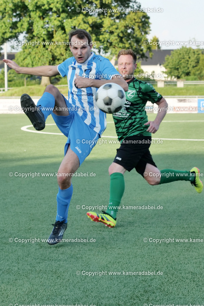 Fußball Kreispokal 25/26 Ü 32 : Spiel um Platz 3 : SV 08/29 Friedrichsfeld - SV Ringenberg AH  2 : 1 | Fußball Kreispokal 25/26 Ü 32 : Spiel um Platz 3 : SV 08/29 Friedrichsfeld - SV Ringenberg AH  2 : 1Spielort : Voerde Friedrichsfeld - Realisiert mit Pictrs.com