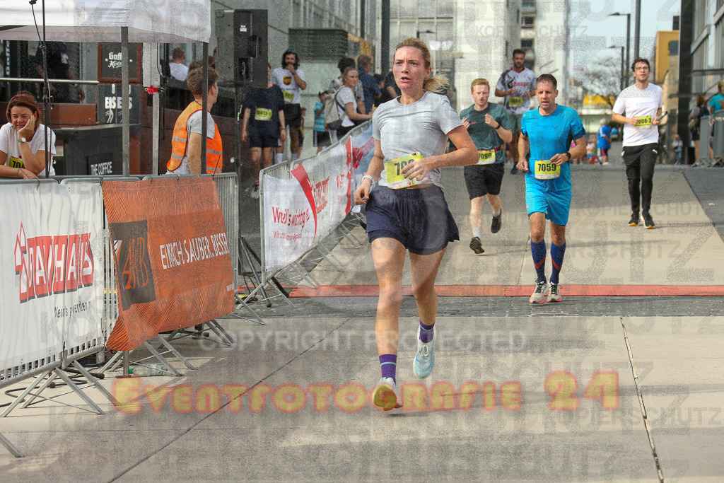 250920_1523_EX1_9248 | Sportfotografie im Rhein-Sieg Kreis, Köln, Bonn, NRW, Rheinland Pfalz, Hessen, etc. Unser Tätigkeitsfeld umfasst den Laufsport vom Volkslauf über den Marathon, Duathlon, Triathon bis zum Ultralauf wie Kölnpfad Ultra oder Schindertrail.