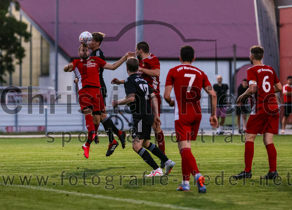 2023-07-20_069_FC_Finsing_gegen_TSV_Wartenberg | Finsing, Deutschland, 20.07.2023:
Fußball, Kreisliga 2023 / 2024, Testspiel, FC Finsing gegen TSV Wartenberg, Endergebnis: 1:0

Josef Weber (FC Finsing, #3), Fabian Kövener (FC Finsing, #12), Daniel Werner (TSV Wartenberg, #7), Maximilian Kronseder (TSV Wartenberg, #6)

Foto: Christian Riedel / fotografie-riedel.net