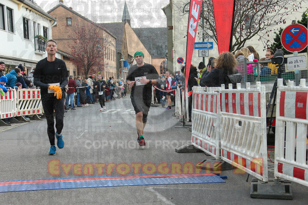 221127_1214_EX1_2190 | Sportfotografie im Rhein-Sieg Kreis, Köln, Bonn, NRW, Rheinland Pfalz, Hessen, etc. Unser Tätigkeitsfeld umfasst den Laufsport vom Volkslauf über den Marathon, Duathlon, Triathon bis zum Ultralauf wie Kölnpfad Ultra oder Schindertrail.