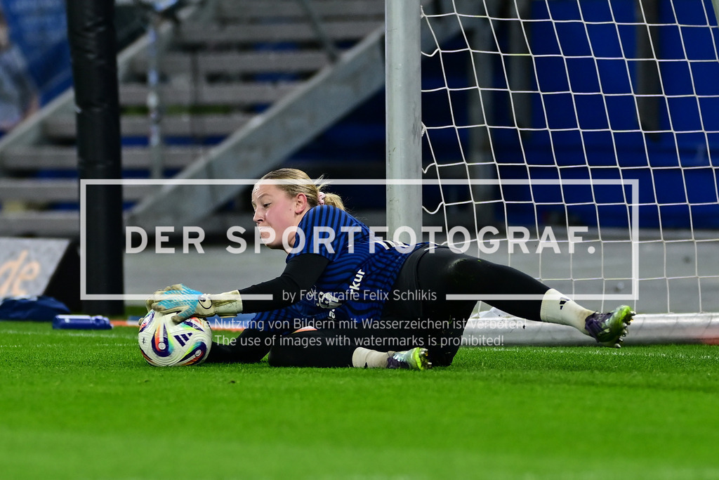 Fußball I Frauen I Saison 2025-2026 I Bundesliga I 12. Spieltag I Hamburger SV - 1. FC Köln I 50930 | Der Sportfotograf. - Realisiert mit Pictrs.com