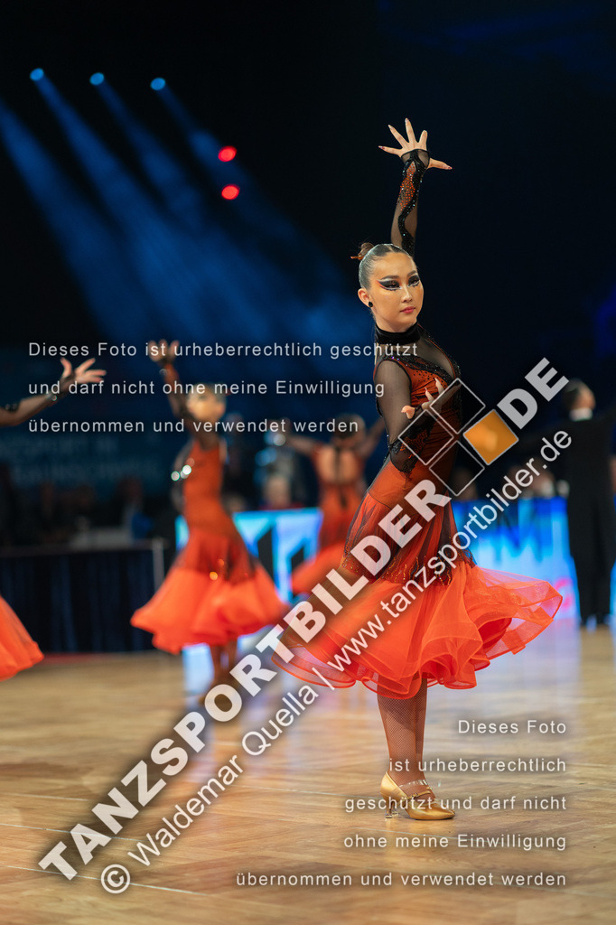 20251206-05010 | Hier finden Sie Tanz Bilder vom Latein und Standard Formationen tanzen. Sportbilder vom Tanzsport. Schöne Fotos und von Weltmeisterschaft, Europameisterschaft, Bundesliga, Regionalliga, Oberliga und Landesliga sowie von GOC Stuttgart, DanceComp, WM Bremen
