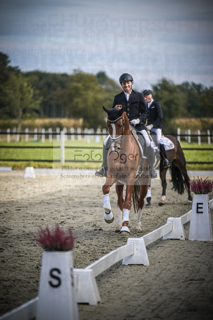 DOS_0091 | Entdecke hochwertige Reitturnierfotos von Foto Oger. Professionell, emotional und authentisch – jetzt Lieblingsmomente im Shop bestellen.Deutschlandweite Turnierfotografie. - Realisiert mit Pictrs.com