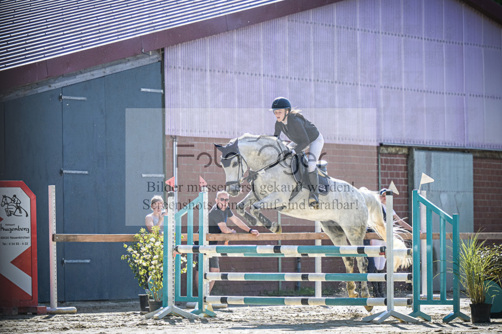 DOS_2931 | Entdecke hochwertige Reitturnierfotos von Foto Oger. Professionell, emotional und authentisch – jetzt Lieblingsmomente im Shop bestellen.Deutschlandweite Turnierfotografie. - Realisiert mit Pictrs.com