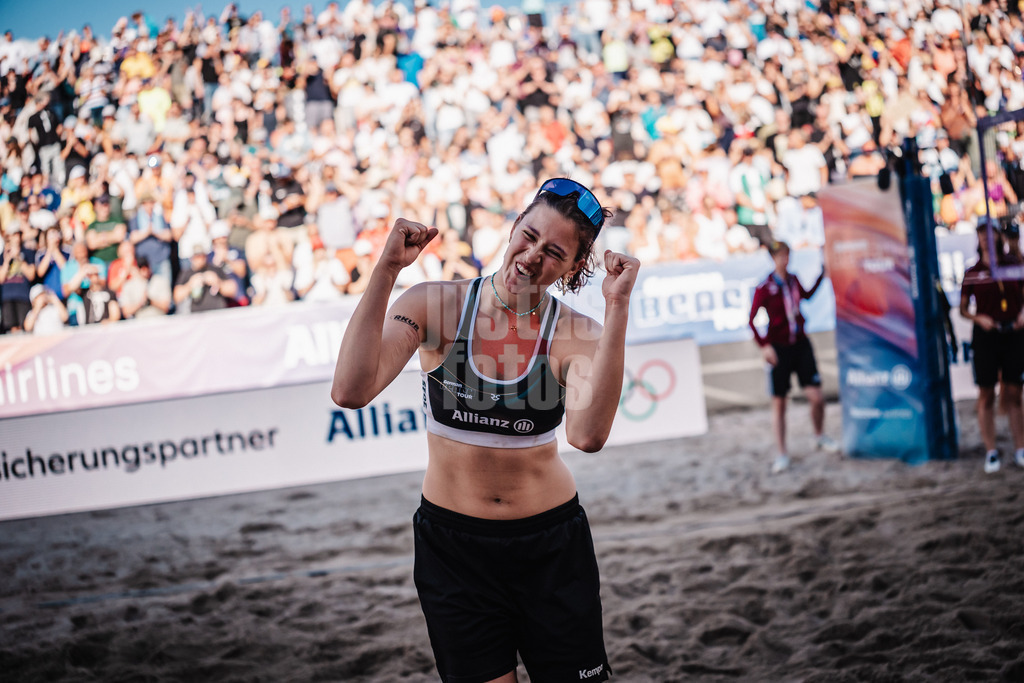 Beachvolleyball | Frauen | Deutsche Meisterschaften 2025 Timmendorfer Strand | 05.09.2025 | Janne Uhl jubelt nach dem Sieg