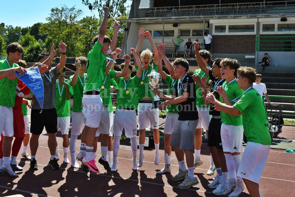Bayernliga Meister SpVgg GW Deggendorf C-Junioren | Jubelbilder SpVgg GW Deggendorf C-Junioren U15 - Realisiert mit Pictrs.com
