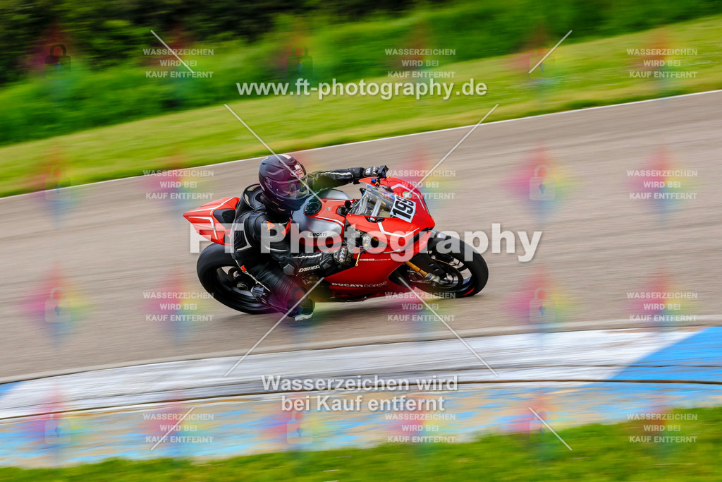 MotoTeam-9594 | Hier findet Ihr Bilder von Touristenfahrten auf der Nürburgring Nordschleife oder von anderen Veranstaltungen die ich besucht habe. Viel Spass beim Durch Schauen 