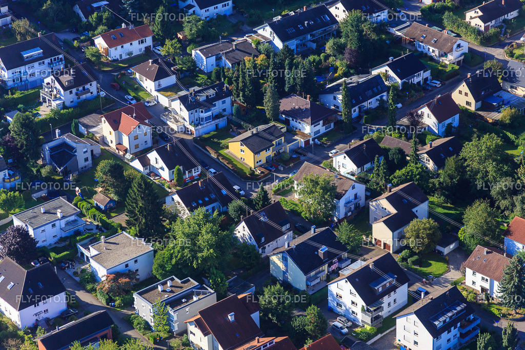 Hellenstr | Luftbild: Hellenstr im Ortsteil Wolfartsweier in Karlsruhe im Bundesland Baden-Württemberg in Deutschland. Foto: IMG_092986.jpg vom 13.08.2016 durch Werner Riehm/FLY-FOTO.de - Realisiert mit Pictrs.com