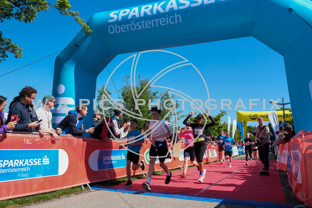 ..... | LINZ,AUSTRIA,27.April 24, Int. 3 Brückenlauf Linz  , Image shows: Photo: WAPICS / Michael ring