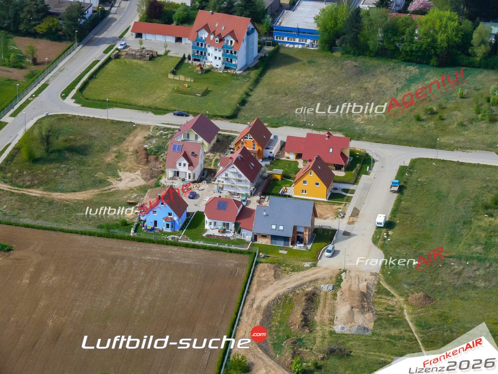 Die Luftaufnahme der Stadt Hallstadt wurde vom UL-Flugzeug heraus erstellt ( keine Drohne )- hohe Auflösung für beste Qualität