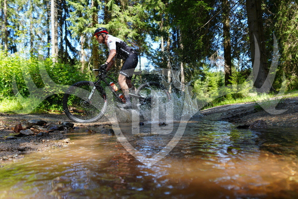 FC604647 | Fotogalerie der Treibjagd im Dunkelwald - Dein MTB Etappenrennen im Erzgebirge - Realisiert mit Pictrs.com