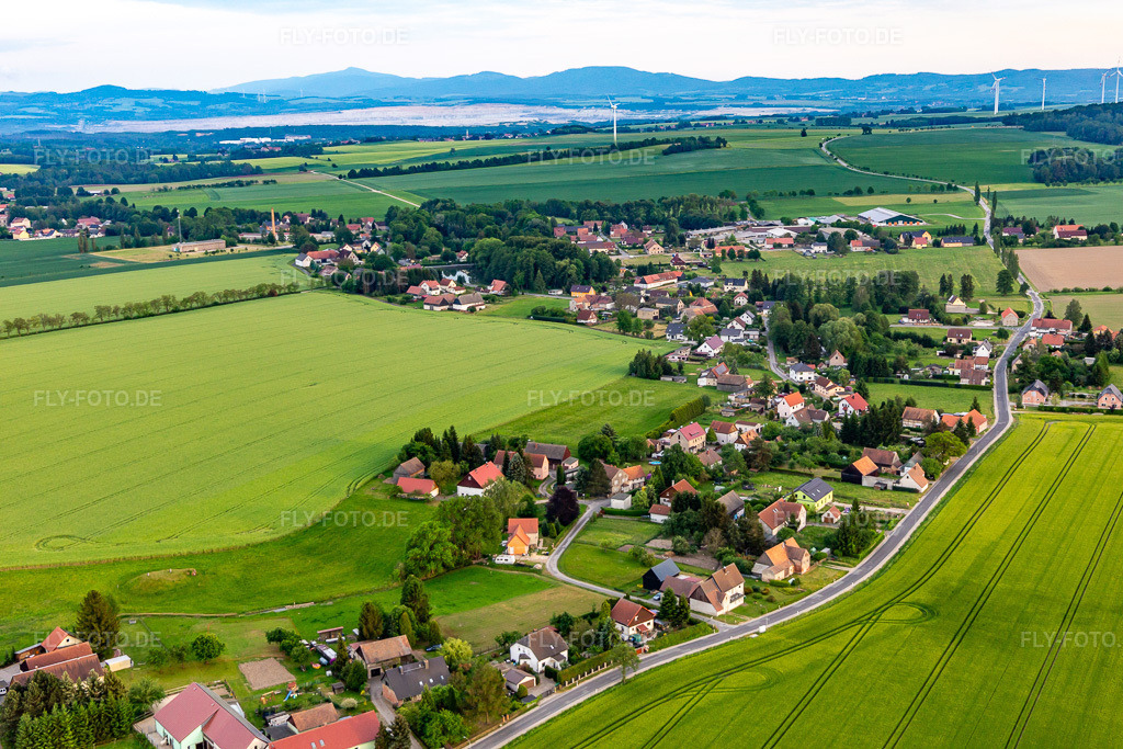 Luftbild: Ortsansicht aus Nordwesten im Ortsteil Burkersdorf in Zittau im Bundesland Sachsen in Deutschland. Foto: IMG_141641.jpg vom 23.05.2024 durch Werner Riehm/FLY-FOTO.de
