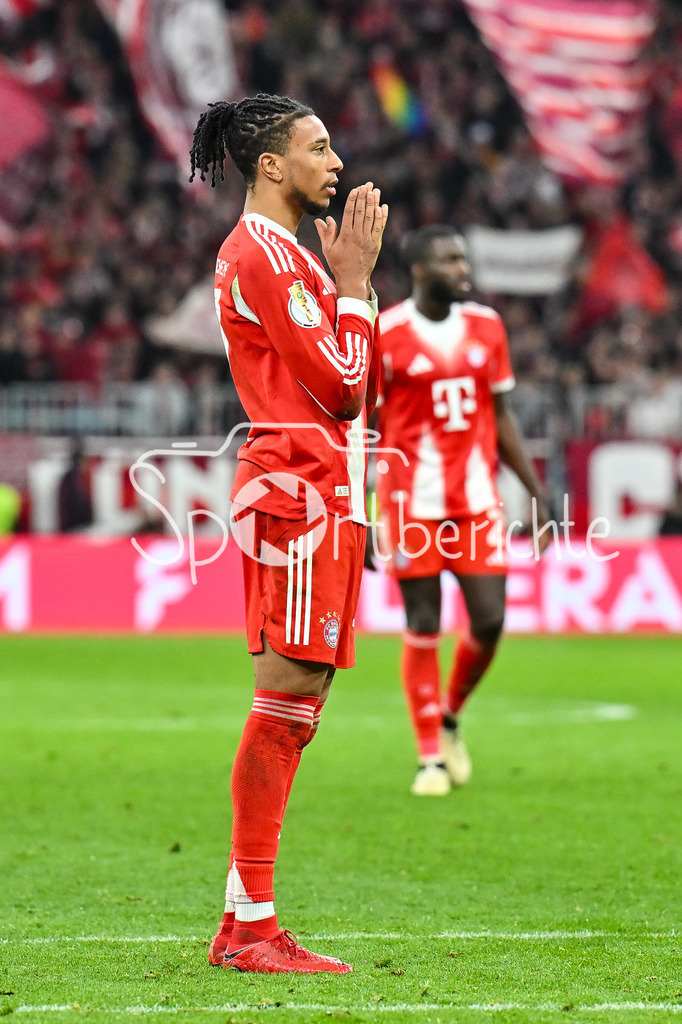 FC Bayern München - RB Leipzig | MUNICH, GERMANY - 11. FEBRUARY: im Bild Michael OLISE (FC Bayern Munich 17) / Einzelfoto / Freisteller während dem Spiel zwischen dem FC Bayern München und RB Leipzig beim Viertelfinale des DFB-Pokales in der Allianz Arena