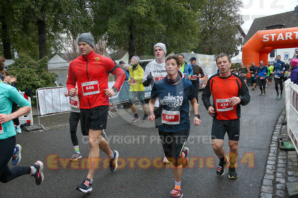 251130_1143_EX1_8488 | Sportfotografie im Rhein-Sieg Kreis, Köln, Bonn, NRW, Rheinland Pfalz, Hessen, etc. Unser Tätigkeitsfeld umfasst den Laufsport vom Volkslauf über den Marathon, Duathlon, Triathon bis zum Ultralauf wie Kölnpfad Ultra oder Schindertrail.