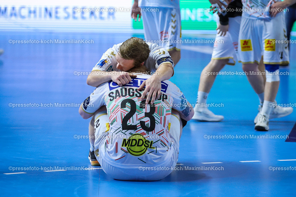 KoeEHF08062401059 | 08.06.2024, Köln, Handball, TruckScout24 EHF FINAL4, Machineseeker Champions League Men, Lanxess-Arena, Halbfinale, SC Magdeburg - Aalborg Handbold: Magnus Saugstrup (SC Magdeburg) sitzt traurig nach der 26:28 Niederlage auf dem Boden