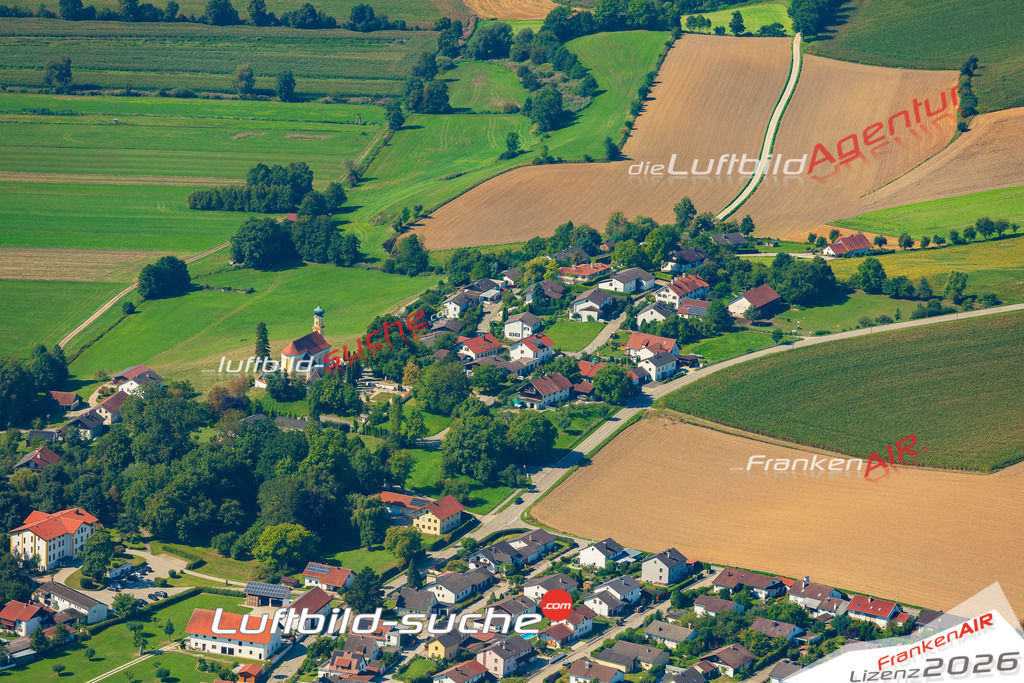 Luftaufnahme von Zangberg - Die Luftaufnahme wurde 2025 vom UL-Flugzeug heraus erstellt ( keine Drohne ) - Hochauflösende Luftaufnahme - für professionelle Ausdrucke geeignet. Die Geschenkidee !Mit Lizenz und Bildrechte bestellbar