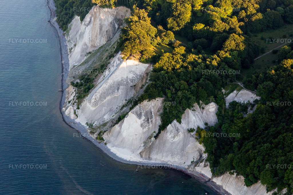 Aerial view: View of the town in Borre in the state Zealand, Denmark. – Photo: IMG_108663.jpg taken on 07/04/2018 by Werner Riehm/FLY-FOTO.com – Resolution of the original: 5472 x 3648 px