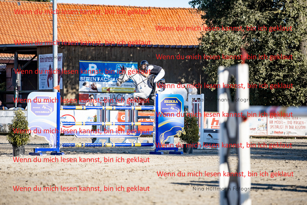 BK1A8351 | Turnierbilder Turnierfotos Nina Hüffmann Turnierfotografie Pferdefotografie Tierzeichnung Haustierzeichnung Pferdezeichnung Hundezeichnung Videograf  - Realisiert mit Pictrs.com
