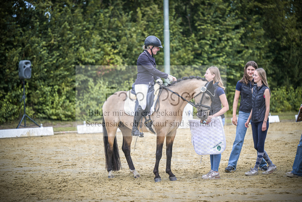 DOS_0333 | Entdecke hochwertige Reitturnierfotos von Foto Oger. Professionell, emotional und authentisch – jetzt Lieblingsmomente im Shop bestellen.Deutschlandweite Turnierfotografie. - Realisiert mit Pictrs.com