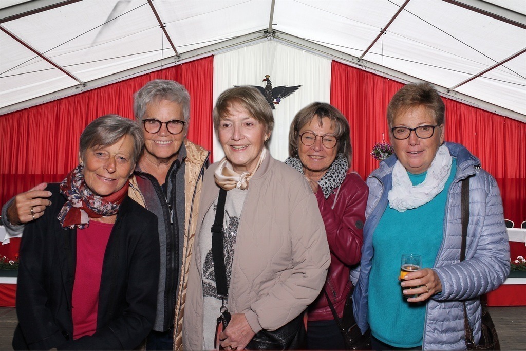 top-top.de 240928-141 | Foto, Video, Fotografie, Videografie, Fotobox, DJ, Discjockey, Musik, Musikbox, Veranstaltung, Photobooth, Amazon, Ebay, Buchtipp, Bestseller, Autor, Verlag, Buch, Wesel, Hamminkeln, NRW, Dinslaken, Rees, Drohne, Hochzeit, Party, Fotobox, Wesel, Fotograf