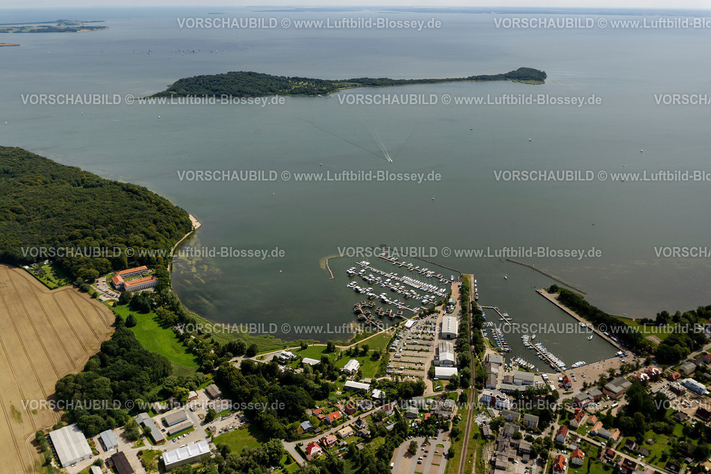 Ruegen12083367LauterbachVilm | Luftbild, Hafen Lauterbach zur Ferieninsel Vilm, Insel des ehemaligen Staatsratvorsitzenden Honnecker, Insel Vilm,  Putbus, Insel Rügen, Mecklenburg-Vorpommern, Deutschland, Europa