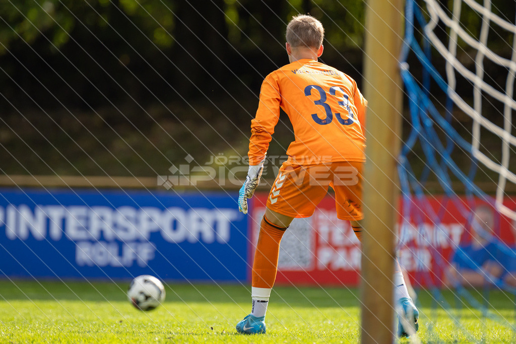 20250920_Picselweb-Fotografie_1R3_1326 | JFV D/A &amp; Stade - VfB Oldenburg0:1 VfB no70:2 VfB no70:3 VfB JFV Eigentor0:4 VfB no70:5 VfB no71:5 JFV no3 Jaric Jimenez-Voss2:5 JFV no9 Janko Sylvester3:5 JFV no16 Damian Elias Mihro Burekovic - Realisiert mit Pictrs.com