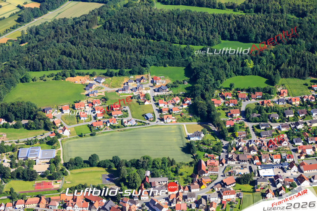 Die Luftaufnahme der Stadt Weismain wurde vom UL-Flugzeug heraus erstellt ( keine Drohne )- hohe Auflösung für beste Qualität
