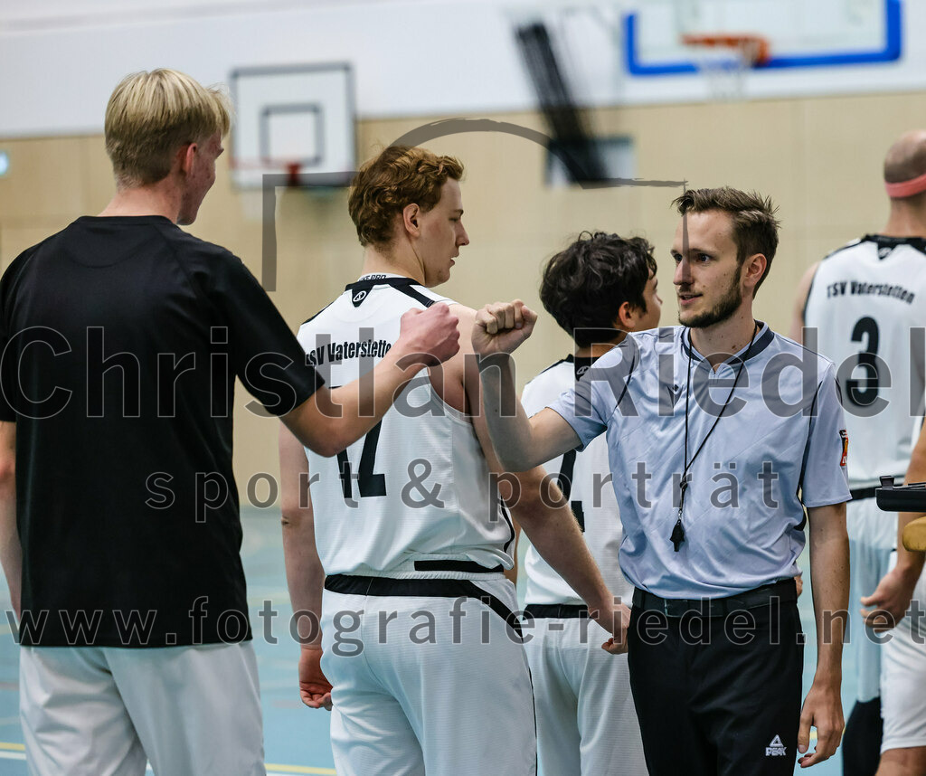 2022-12-03_005_TSV_Vaterstetten_gegen_TG_Landshut | Vaterstetten, Deutschland, 03.12.2022:
Basketball, Bayernliga Herren Südost 2022 / 2023, 7. Spieltag, TSV Vaterstetten gegen TG Landshut, Endergebnis: 71:78

Alain Gales (TSV Vaterstetten, #12)

Foto: Christian Riedel / fotografie-riedel.net