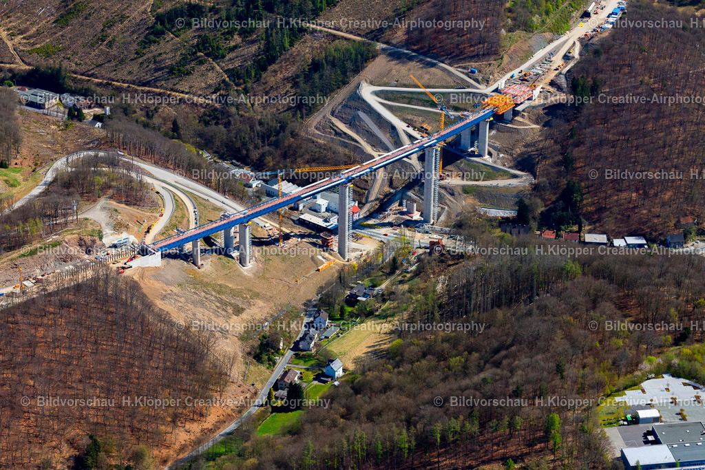 Luftbilder Lüdenscheid-0312 | Luftaufnahme Baustelle zum Sanierung und Instandsetzung des Autobahn- Brückenbauwerk " Talbrücke Rahmede " in Oberrahmede - Realisiert mit Pictrs.com