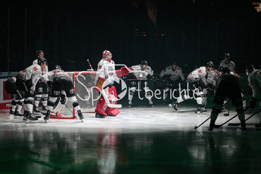Augsburger Panther - Koelner Haie  | Die Gaeste aus Koeln motivieren sich nochmal vor der Partie