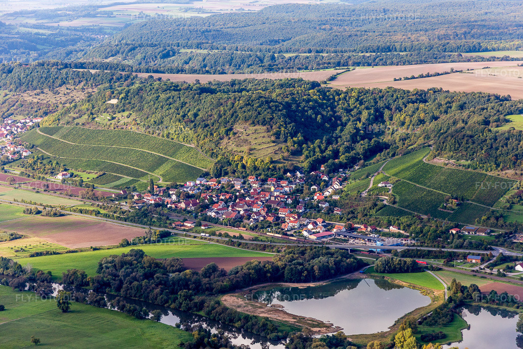 Luftbild: Fluß- Uferbereichen des Main in Ziegelanger im Ortsteil Ziegelanger in Zeil im Bundesland Bayern in Deutschland. Foto: IMG_073829.jpg vom 27.09.2014 durch Werner Riehm/FLY-FOTO.de